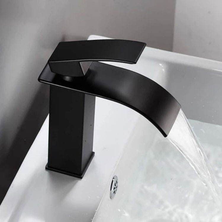 Single Handle Bathroom Faucets